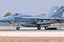 Máy bay chiến đấu F-18E Super Hornet của Hải quân Mỹ. Ảnh: MW.