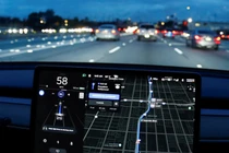 Một xe Tesla model S sử dụng hệ thống công nghệ Autopilot đang hành trình trên đường cao tốc (Ảnh: NYTimes)