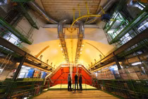 Một thí nghiệm được thực hiện tại CERN ngày 19/4/2017, Meyrin, Thụy Sĩ. Ảnh: Getty.