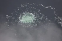 Rò rỉ khí gas từ đường ống dẫn khí Nord Stream 2 ở Biển Baltic. Ảnh: Getty.