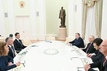 Tổng thống Nga Vladimir Putin và đặc phái viên Mỹ Steve Witkoff gặp nhau tại Điện Kremlin, ngày 2/12. Ảnh: Sputnik.