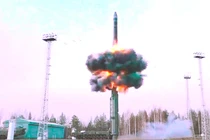 Một vụ phóng tên lửa đạn đạo Yars của Nga. Ảnh: MW.