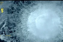 Rò rỉ khí đốt từ đường ống Nord Stream ở Biển Baltic vào ngày 30/9/2022. Ảnh: Anadolu.