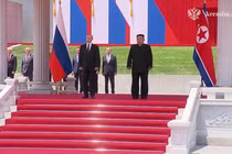 Bình Nhưỡng chào đón Tổng thống Putin bằng buổi lễ hoành tráng