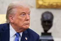 Tổng thống Mỹ Donald Trump đưa ra tuyên bố sau cuộc điện đàm với Tổng thống Nga Vladimir Putin. Ảnh: Getty.