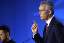 Bộ trưởng Tài chính Na Uy Jens Stoltenberg và Tổng thống Ukraine Vladimir Zelensky, Washington, DC, ngày 11/7/2024. Ảnh: Getty.