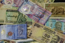 Nhiều đồng tiền của châu Á đã trượt giá từ 10% trở lên tính từ cuối tháng 3 (Ảnh: Nikkei)