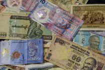 Nhiều đồng tiền của châu Á đã trượt giá từ 10% trở lên tính từ cuối tháng 3 (Ảnh: Nikkei)