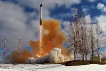 Tên lửa liên lục địa RS-28 Sarmat trong vụ thử nghiệm của Nga ngày 21/4 (Ảnh: Sputnik)