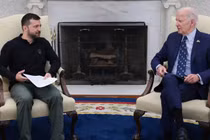 Tổng thống Mỹ Joe Biden (phải) gặp Tổng thống Ukraine Volodymyr Zelensky tại Nhà Trắng ở Washington DC, ngày 26/9 (Ảnh: Getty)