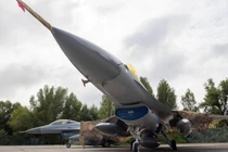 Những chiếc máy bay chiến đấu F-16 đầu tiên được Kiev tiếp nhận, được trưng bày trong bài phát biểu của Tổng thống Ukraine Volodymyr Zelensky, Ukraine ngày 4/8 (Ảnh: Getty)