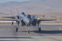 2 chiến đấu cơ F-35 hạ cánh tại căn cứ không quân Nevatim, Israel (Ảnh: Times of Israel)