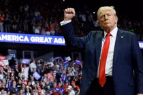 Ứng cử viên Tổng thống đảng Cộng hòa Donald Trump tại một cuộc vận động tranh cử ở Van Andel Arena ngày 20/7 (Ảnh: Getty)