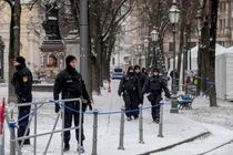 Cảnh sát Đức tuần tra trong hôm 16/2 trong Hội nghị An ninh Munich. Ảnh: WSJ.