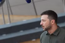 Tổng thống Ukraine Volodymyr Zelensky (Ảnh: RT)