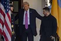 Tổng thống Mỹ Donald Trump chào đón Tổng thống Ukraine Volodymyr Zelensky tại Nhà Trắng. Ảnh: Getty.