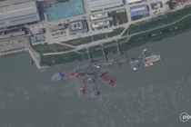 Một loạt hình ảnh vệ tinh từ Planet Labs từ tháng 6 cho thấy những chiếc cần cẩu tại xưởng đóng tàu Vũ Xương, Vũ Hán, Trung Quốc, ngày 15/6/2024 (Ảnh: PlanetLabs)