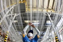 Hoạt động sản xuất của Trung Quốc tăng mạnh trong tháng 2 (Ảnh: China Daily)