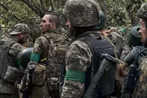 Các binh sĩ của Lữ đoàn cơ giới bộ binh cơ giới số 59 của Ukraine ở Donbass, ngày 19/9 (Ảnh: Getty)