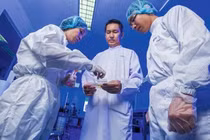 TS. Hồ Nhân, Chủ tịch kiêm Tổng Giám đốc công ty công nghệ sinh học dược Nanogen (Ảnh: Forbes VN)