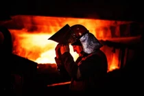 Cơn khát năng lượng đẩy ngành công nghiệp sản xuất của châu Âu vào vị trí sống còn (Ảnh: FT)