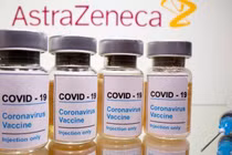 Nguy cơ mắc chứng huyết khối sau khi tiêm mũi thứ hai vaccine COVID-19 của AstraZeneca giảm (Ảnh: BBC)