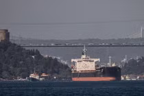 Các tàu xuất khẩu ngũ cốc của Ukraine đi qua Istanbul theo thỏa thuận Biển Đen năm 2022. Ảnh: Getty.