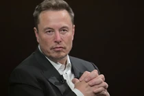 Tài sản của Elon Musk suy giảm do giá cổ phiếu của Tesla (Ảnh: CNBC)