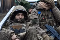 Binh sĩ Ukraine trên tiền tuyến. Ảnh: Getty.