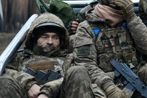 Binh sĩ Ukraine trên tiền tuyến. Ảnh: Getty.