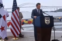 Bộ trưởng Quốc phòng Mỹ Pete Hegseth phát biểu trong chuyến thăm Panama hôm 8/4. Ảnh: Getty.