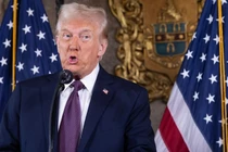 Tổng thống đắc cử Mỹ Donald Trump phát biểu trong một cuộc họp báo. Ảnh: Getty.