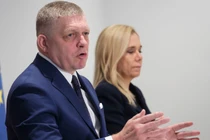 Thủ tướng Slovakia Robert Fico phát biểu với giới truyền thông tại Brussels, Bỉ vào ngày 9/1. Ảnh: Getty.