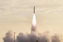 Bộ Ngoại giao Trung Quốc bác thông tin cho rằng họ thử một tên lửa siêu thanh có thể mang đầu đạn hạt nhân trong tháng 8 năm nay (Ảnh: SCMP)