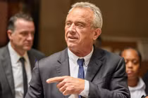 Robert F. Kennedy Jr. đến tòa án ở Mineola, New York, ngày 21/8 (Ảnh: Getty)