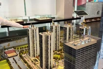 Triển lãm nhà ở tại Quảng Châu, Trung Quốc. Người mua bất động sản ngày càng cảnh giác với những giao dịch bán trước (Ảnh: Nikkei)