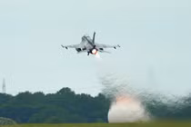 Công ty Nga công bố mức thưởng lớn với mỗi chiếc F-16 bị tiêu diệt ở Ukraine (Ảnh: Getty)