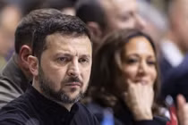 Tổng thống Ukraine Volodymyr Zelensky và Phó Tổng thống Mỹ Kamala Harris tại Thụy Sĩ vào ngày 15/6/2024 (Ảnh: AFP)