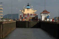 Tổng thống Mỹ Donald Trump từng tuyên bố sẽ lấy lại quyền kiểm soát Kênh Panama. Ảnh: Getty.