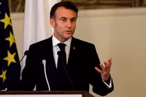 Tổng thống Pháp Emmanuel Macron phát biểu trong cuộc họp báo. Ảnh: Getty.