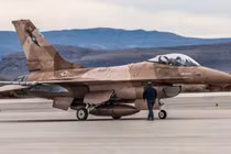 Chiến đấu cơ F-16 do Mỹ sản xuất. Ảnh: MW.