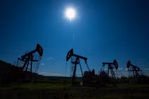 Hoạt động bơm dầu bên ngoài Almetyevsk, Cộng hòa Tatarstan, Nga ngày 14/7. Ảnh: Reuters.