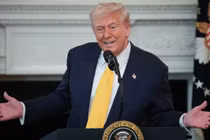 Tổng thống Mỹ Donald Trump phát biểu tại cuộc họp các Thống đốc tại Nhà Trắng hôm 21/2. Ảnh: Getty.