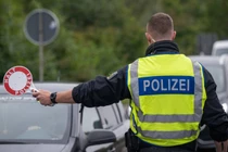 Chính quyền Đức đang siết chặt các biện pháp kiểm soát dòng người di cư đến nước này (Ảnh: Getty)