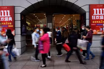 Dữ liệu suy giảm trong các tháng gần đây làm dấy lên nhiều lo ngại về nền kinh tế Trung Quốc (Ảnh: Nikkei)