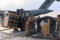 Ukraine nhận lô tên lửa chống tăng do Anh cung cấp (Ảnh: The Drive)