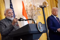 Tổng thống Mỹ Donald Trump (phải) và Thủ tướng Ấn Độ Narendra Modi tổ chức họp báo chung tại Phòng phía Đông của Nhà Trắng vào ngày 13/2. Ảnh: Getty.