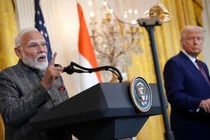 Tổng thống Mỹ Donald Trump (phải) và Thủ tướng Ấn Độ Narendra Modi tổ chức họp báo chung tại Phòng phía Đông của Nhà Trắng vào ngày 13/2. Ảnh: Getty.