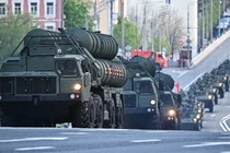 Hệ thống tên lửa đất đối không S-400 Triumph của Nga. Ảnh: Sputnik.