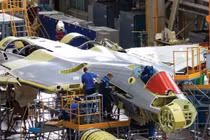 Hoạt động sản xuất Su-57 tại Nhà máy máy bay Komsomolsk on Amur. Ảnh: MW.